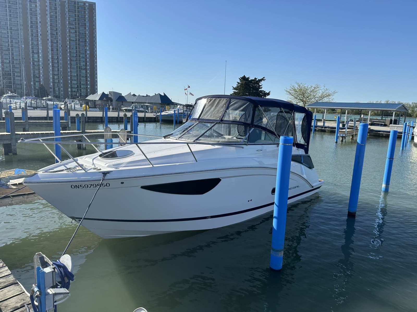 2017 Regal 26 Express - Photo 2