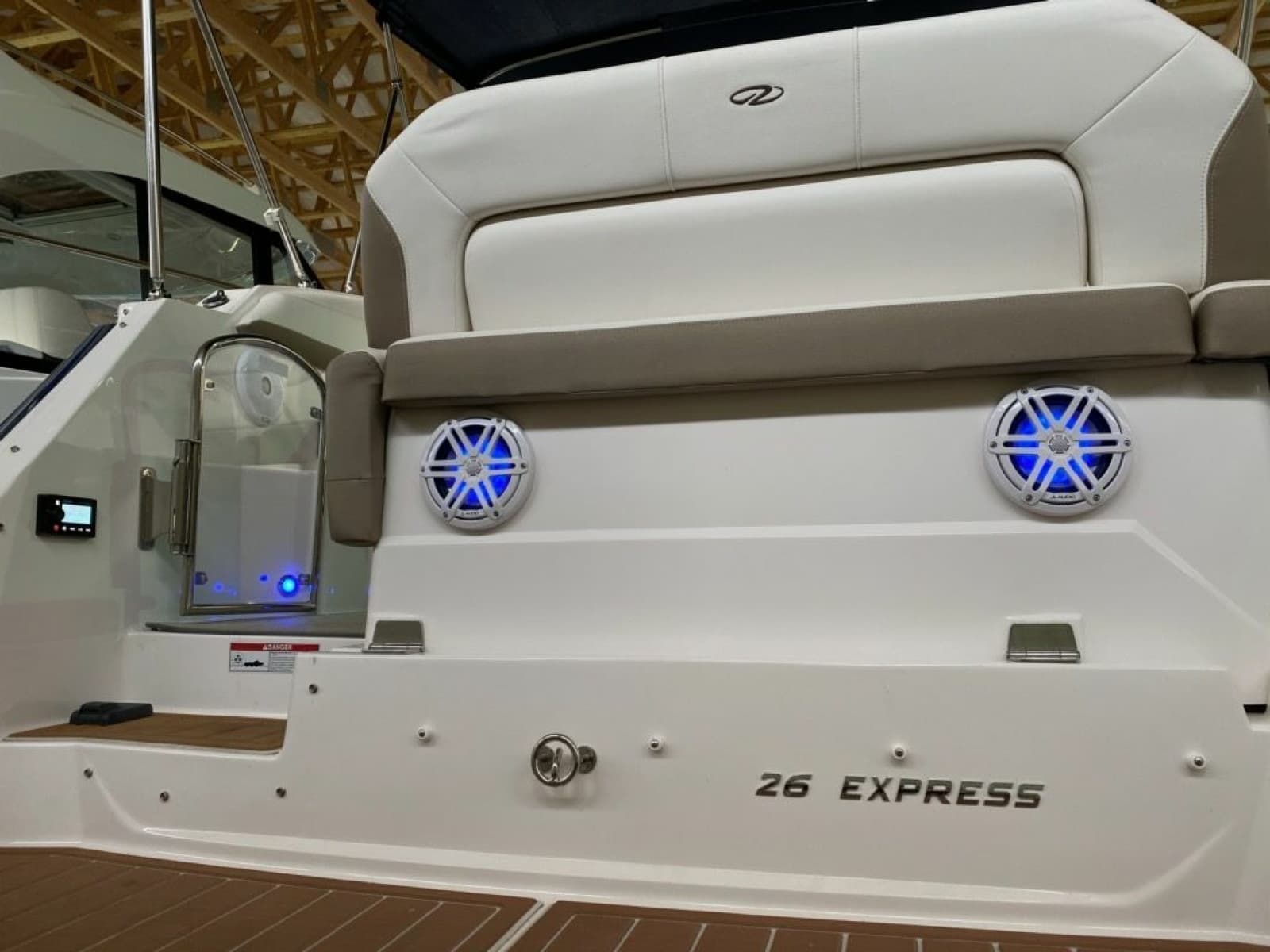 2017 Regal 26 Express - Photo 10