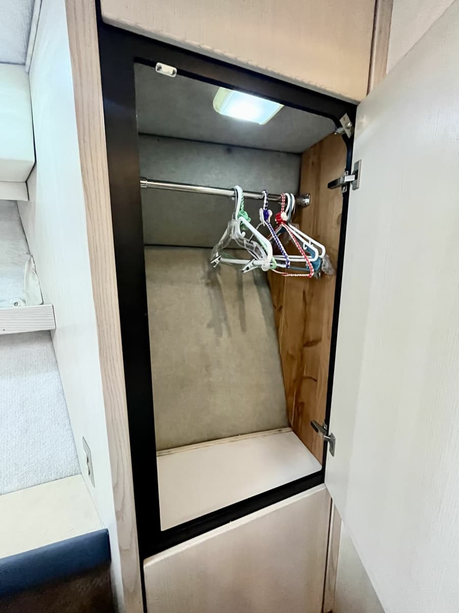 1996 Bayliner 3988 - Photo 54