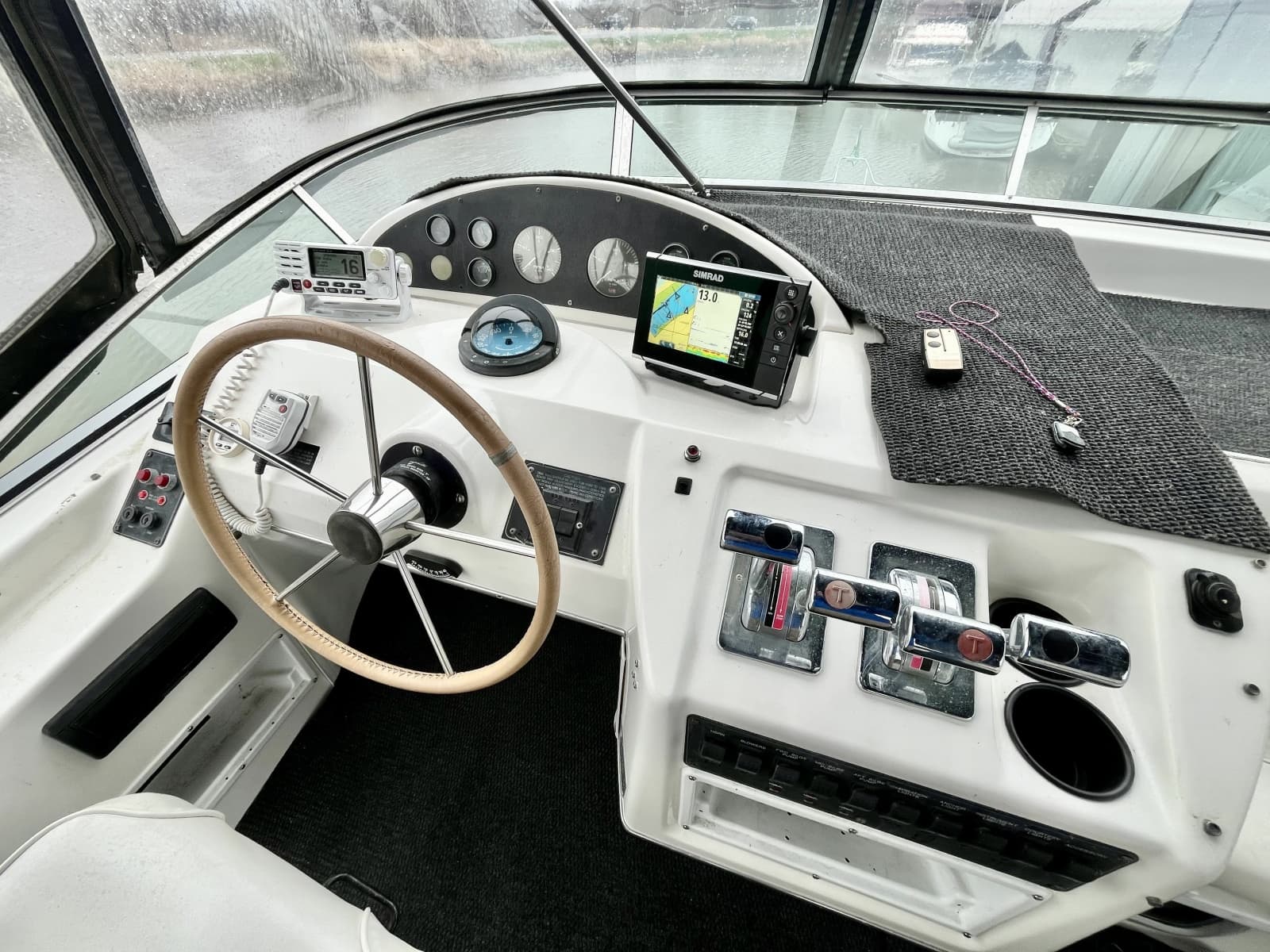 1996 Bayliner 3988 - Photo 16