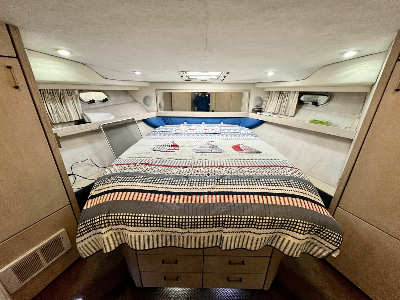 1996 Bayliner 3988 - Photo 50