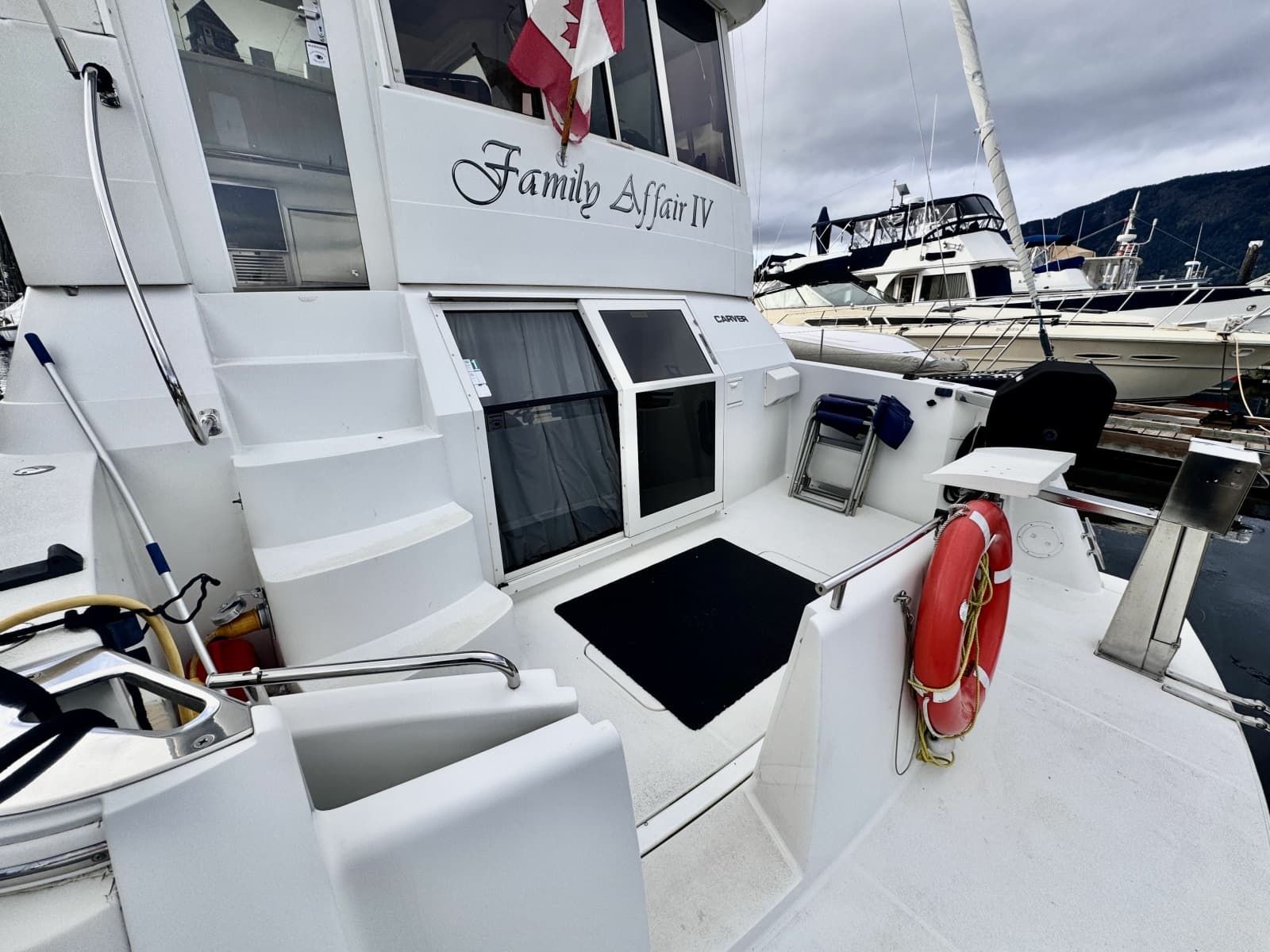 1997 Carver 500 Cockpit Motor Yacht - Photo 12