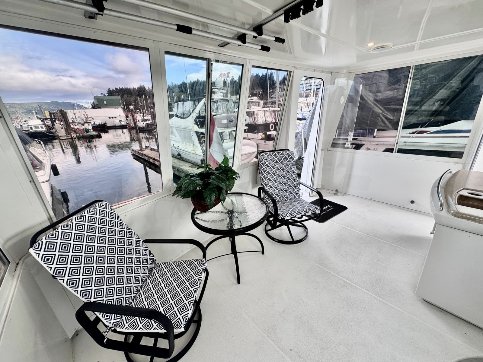 1997 Carver 500 Cockpit Motor Yacht - Photo 22