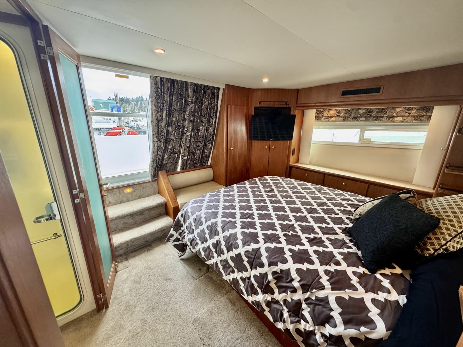 1997 Carver 500 Cockpit Motor Yacht - Photo 57