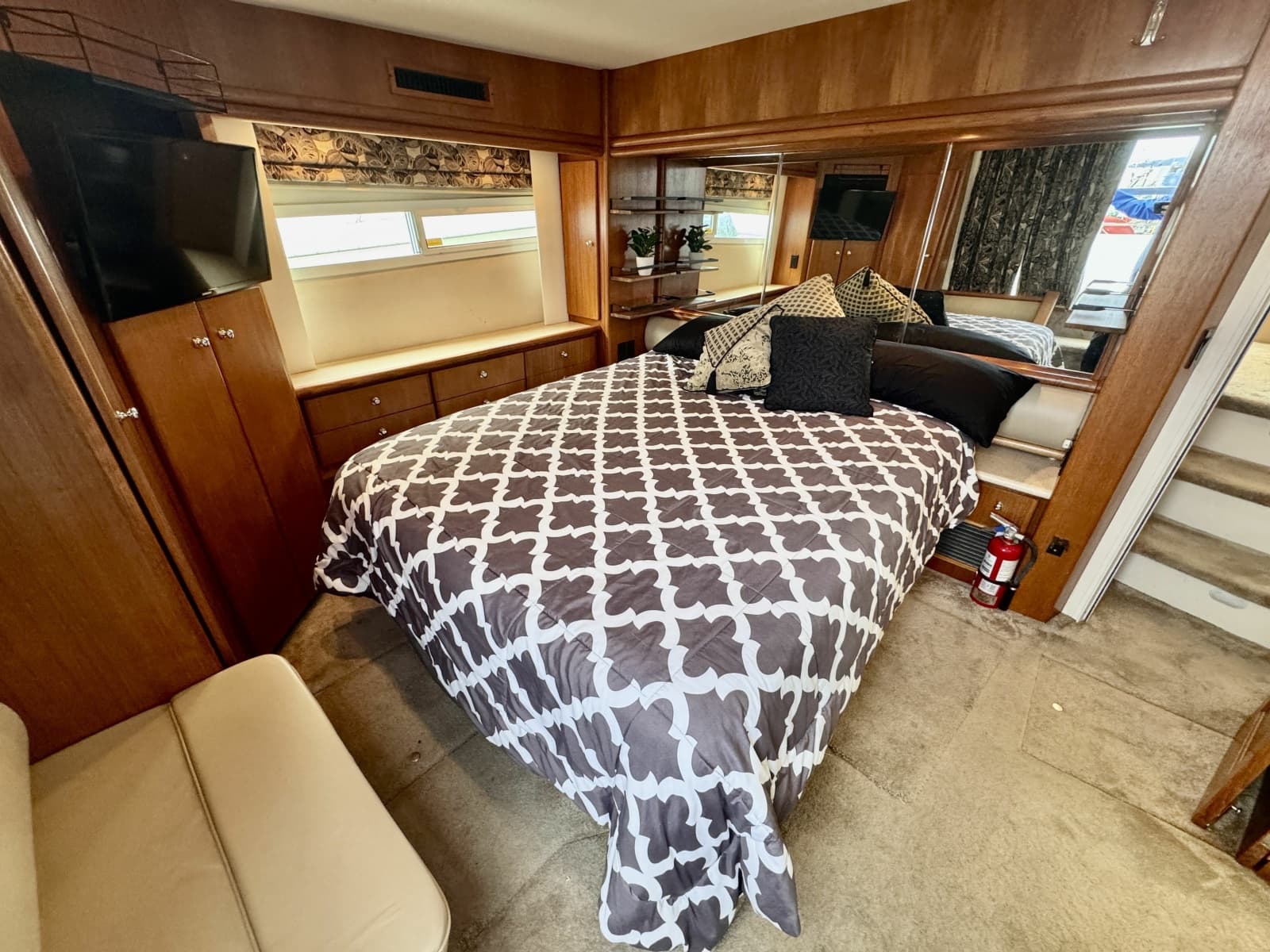 1997 Carver 500 Cockpit Motor Yacht - Photo 58