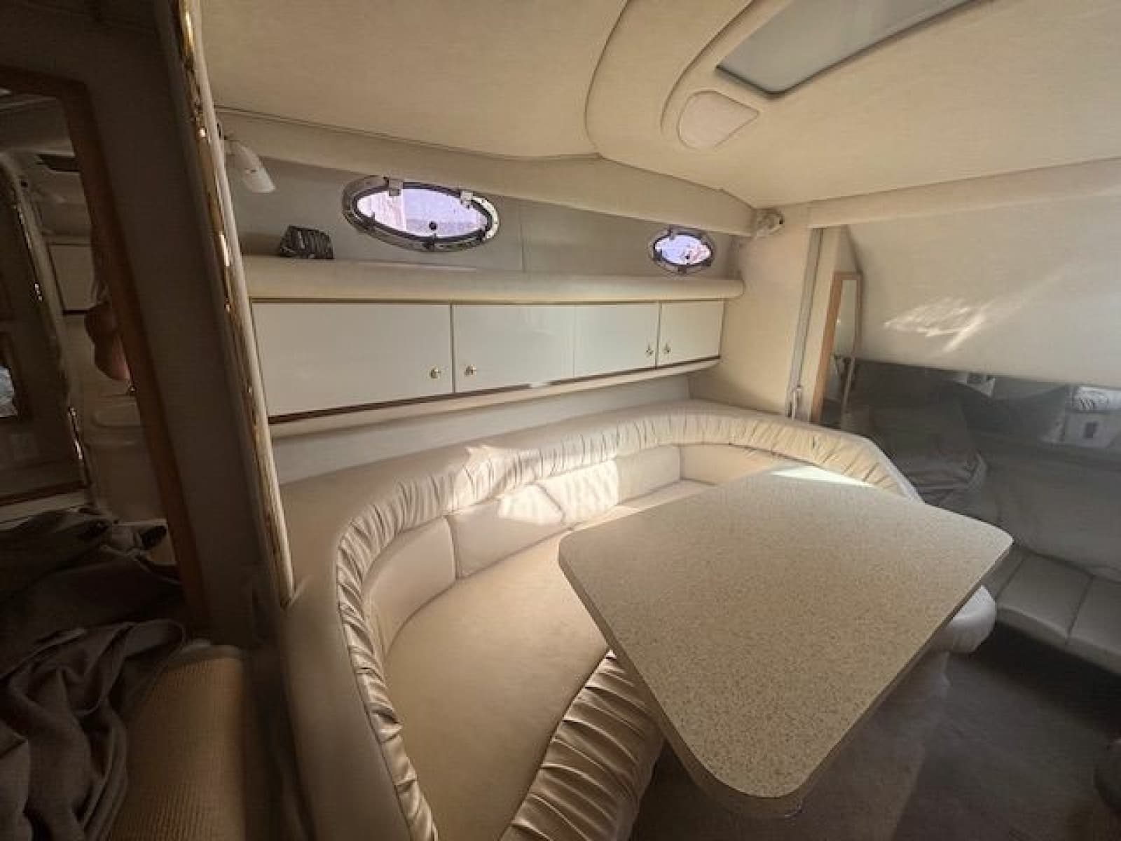 1997 Sea Ray 330 Sundancer - Photo 16