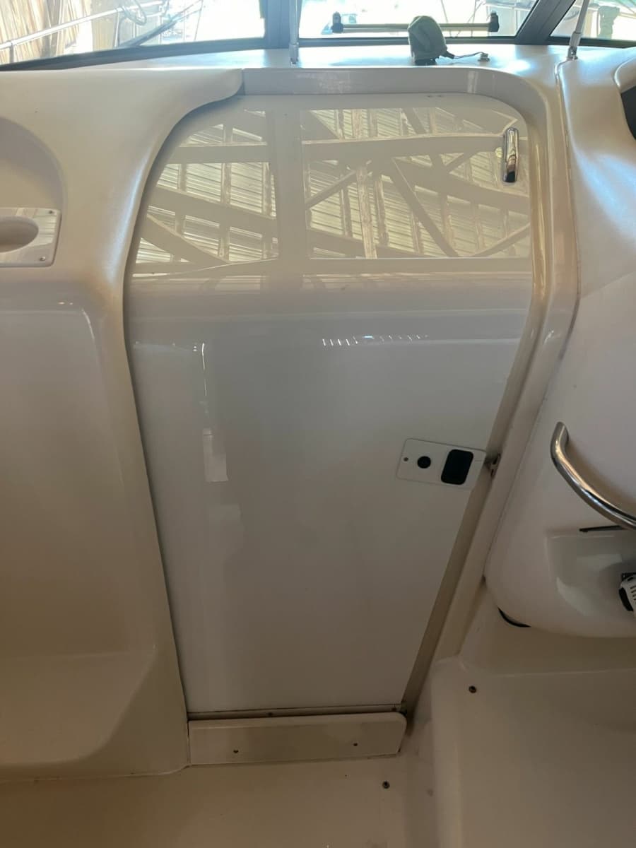 1997 Sea Ray 330 Sundancer - Photo 9