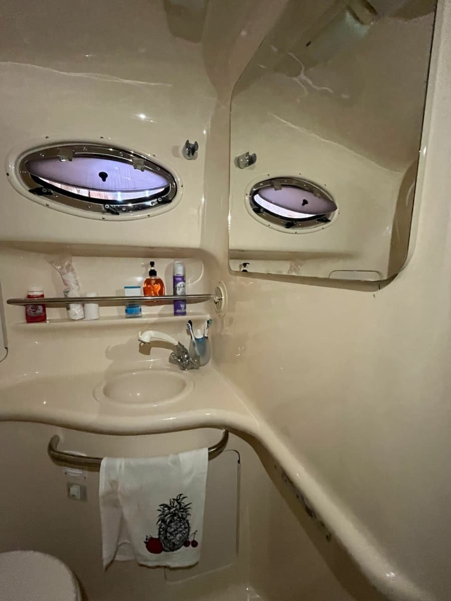 1997 Sea Ray 330 Sundancer - Photo 15