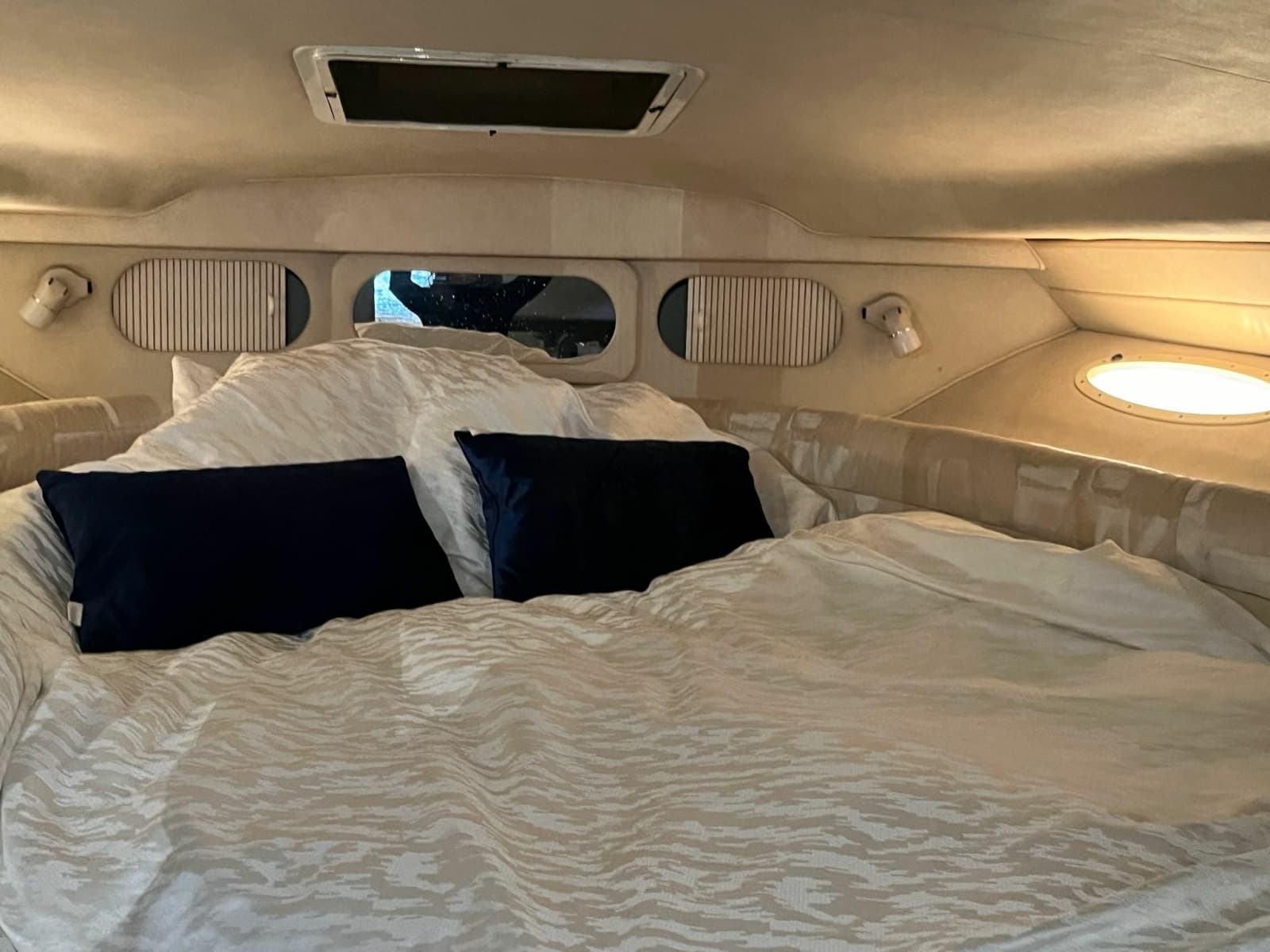1997 Sea Ray 330 Sundancer - Photo 21