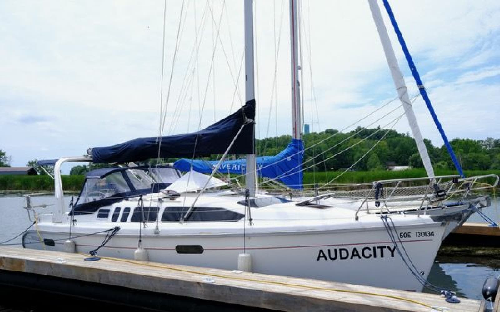 1997 Hunter 340 - Photo 2