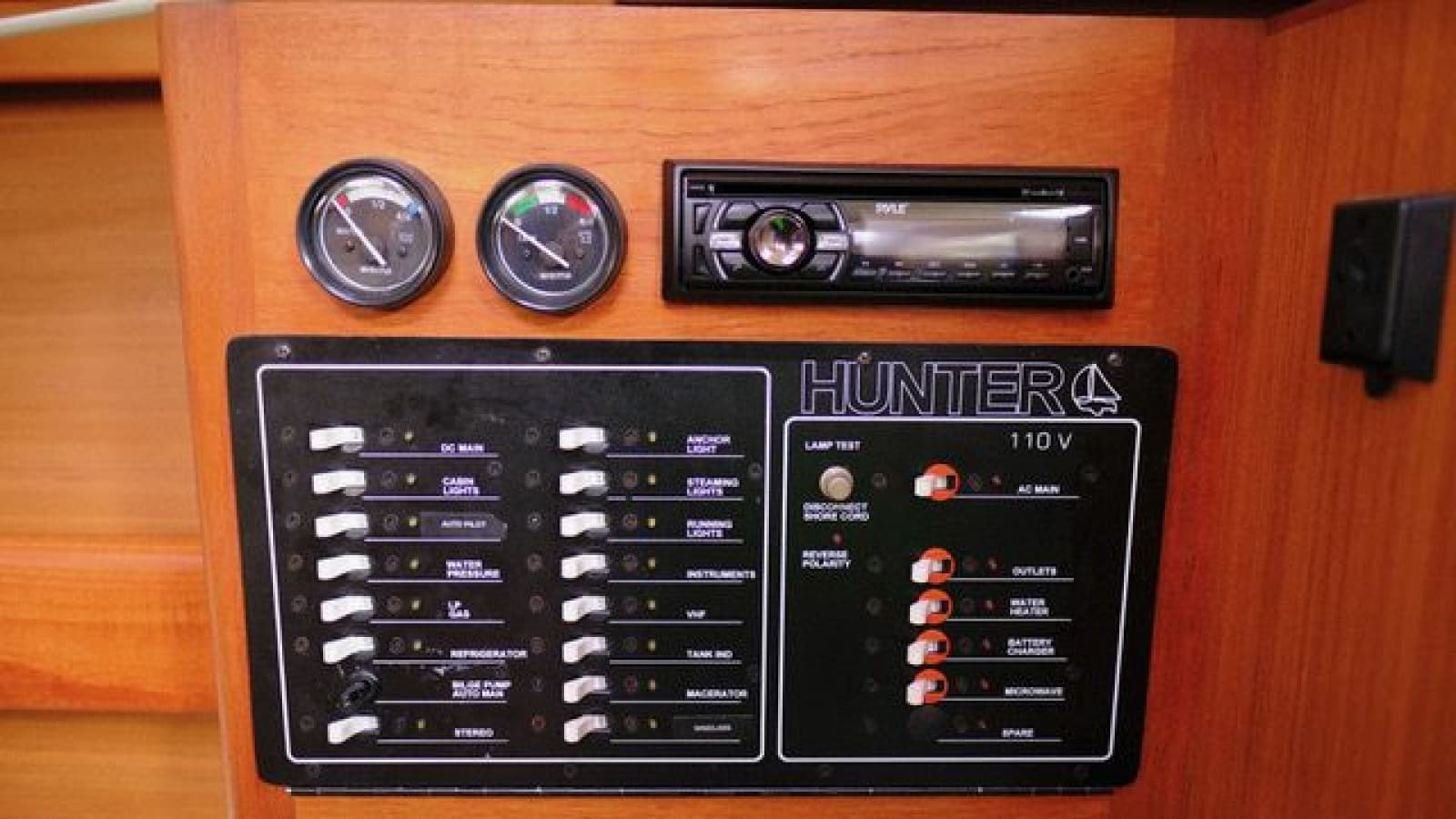 1997 Hunter 340 - Photo 29