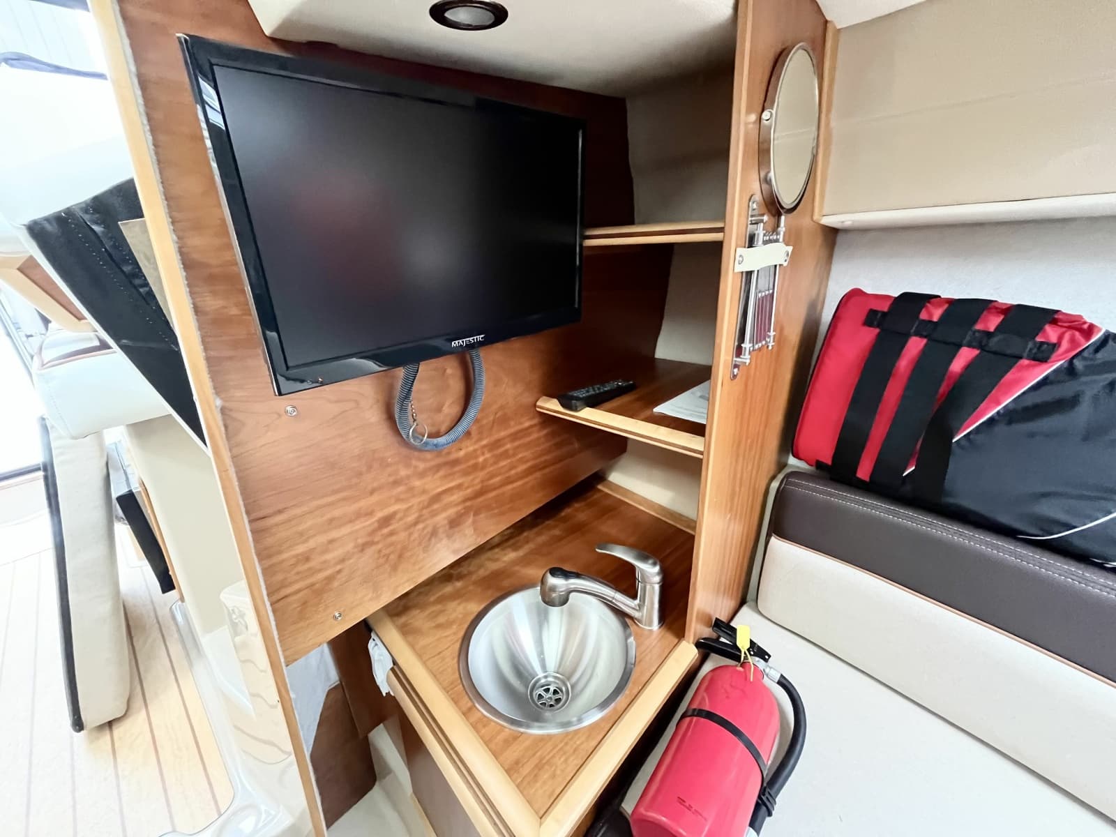 2017 Cutwater C-24 - Photo 25