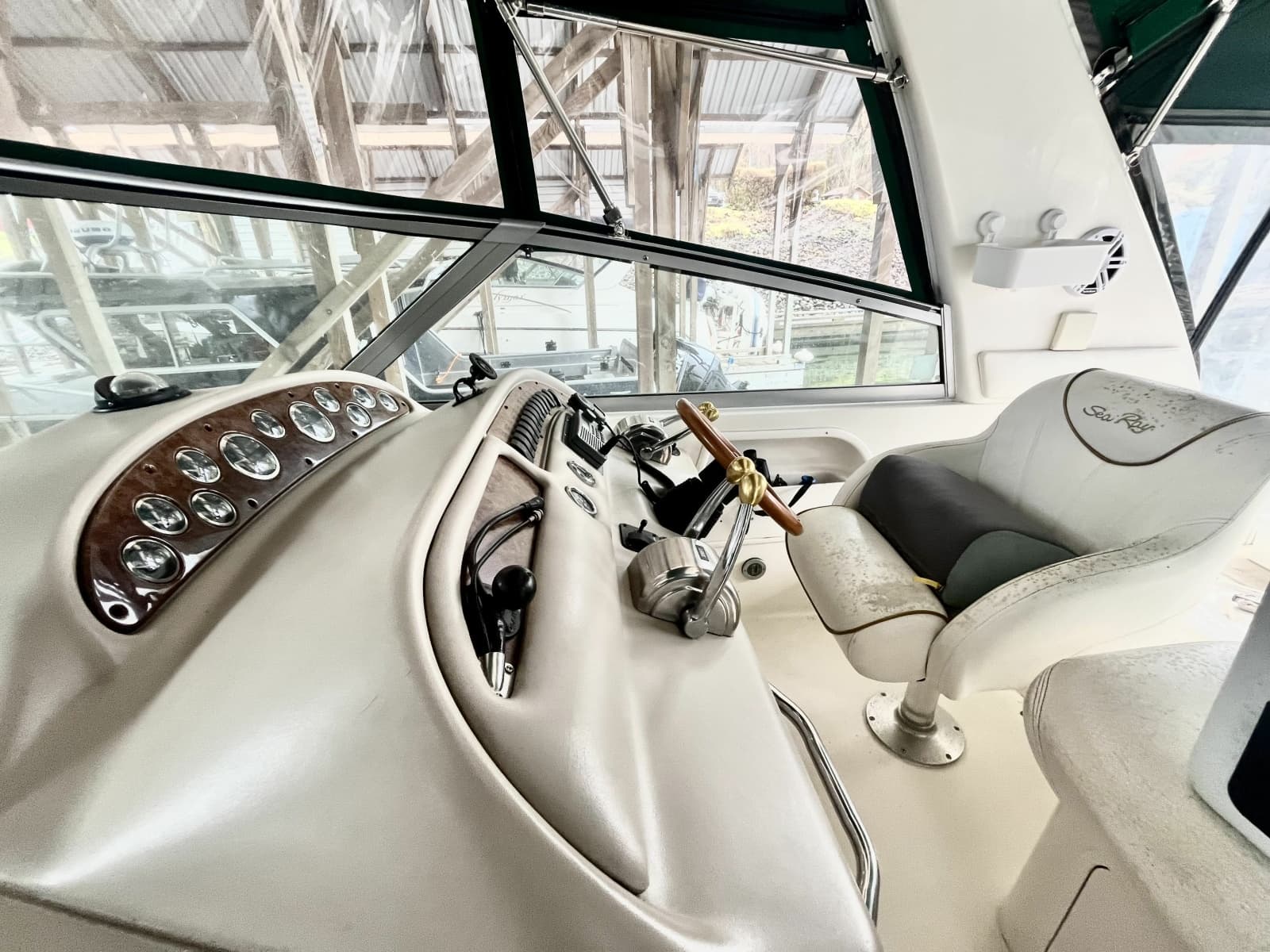 1999 Sea Ray 310 Sundancer - Photo 7