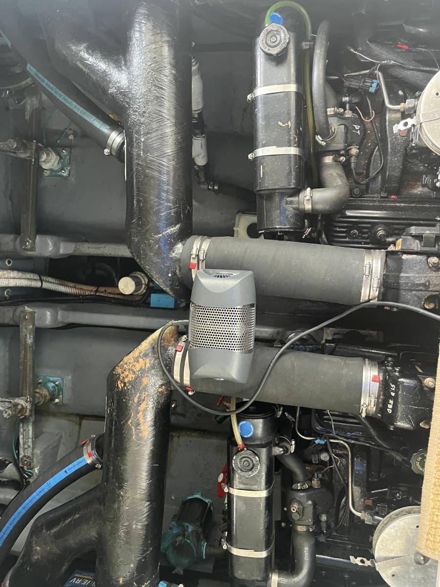 1999 Sea Ray 310 Sundancer - Photo 18