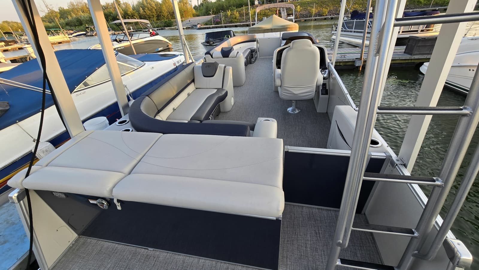 2023 Avalon Catalina 2585 CRFS Funship - Photo 18