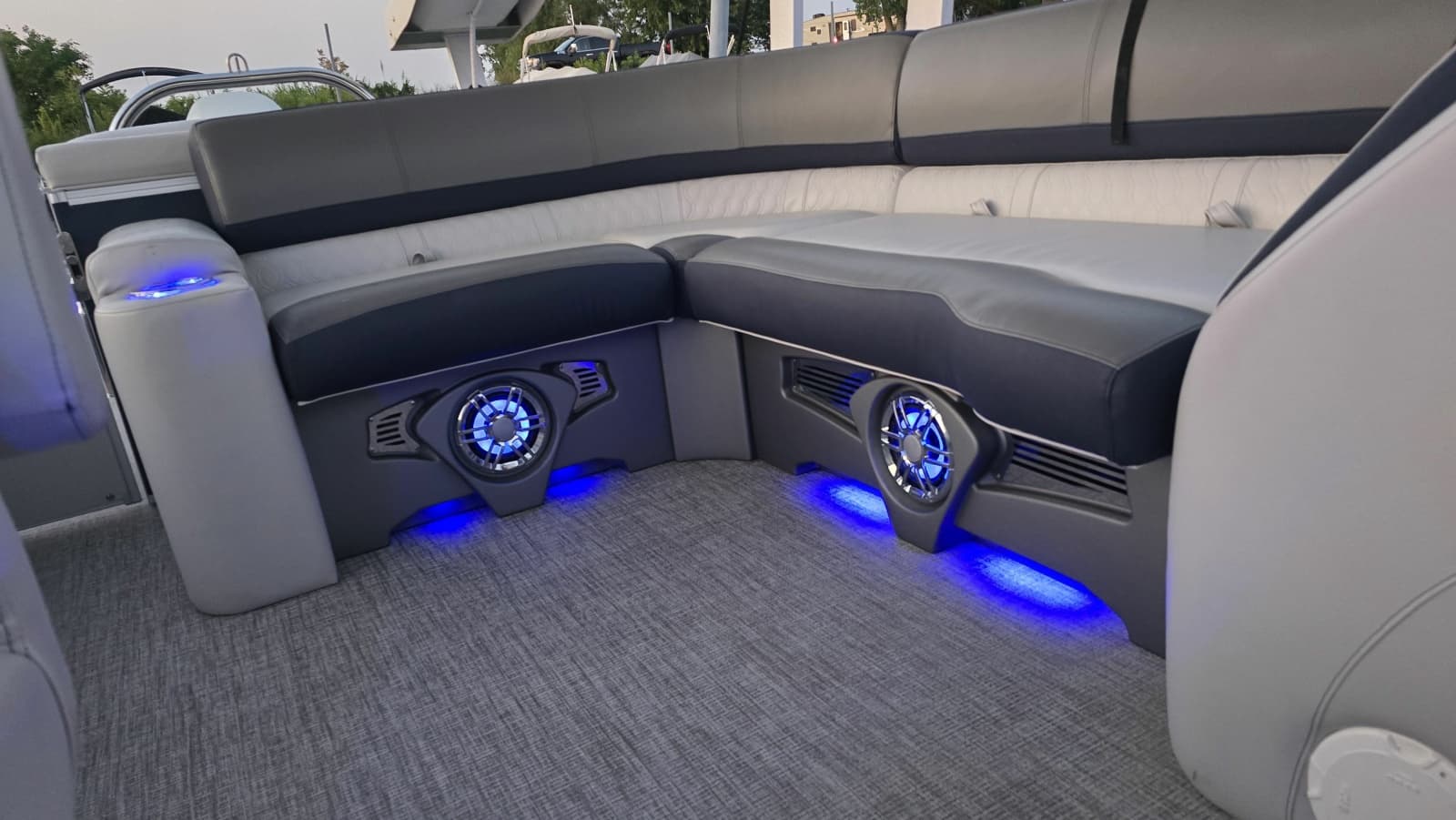 2023 Avalon Catalina 2585 CRFS Funship - Photo 16