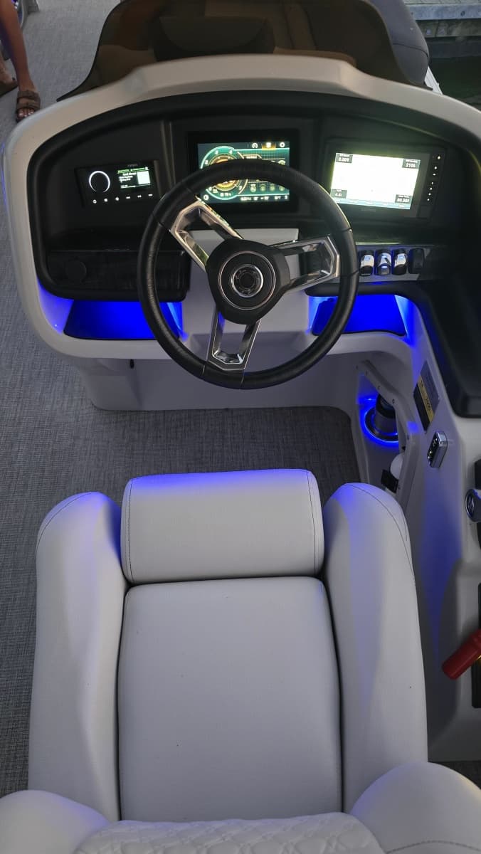 2023 Avalon Catalina 2585 CRFS Funship - Photo 9