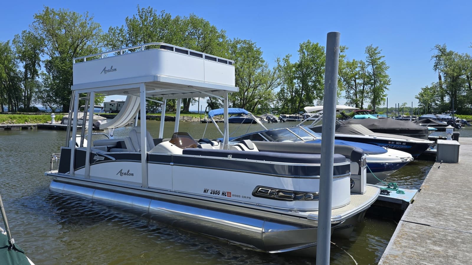 2023 Avalon Catalina 2585 CRFS Funship - Photo 2