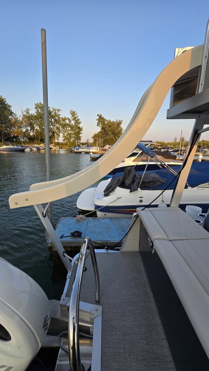 2023 Avalon Catalina 2585 CRFS Funship - Photo 19