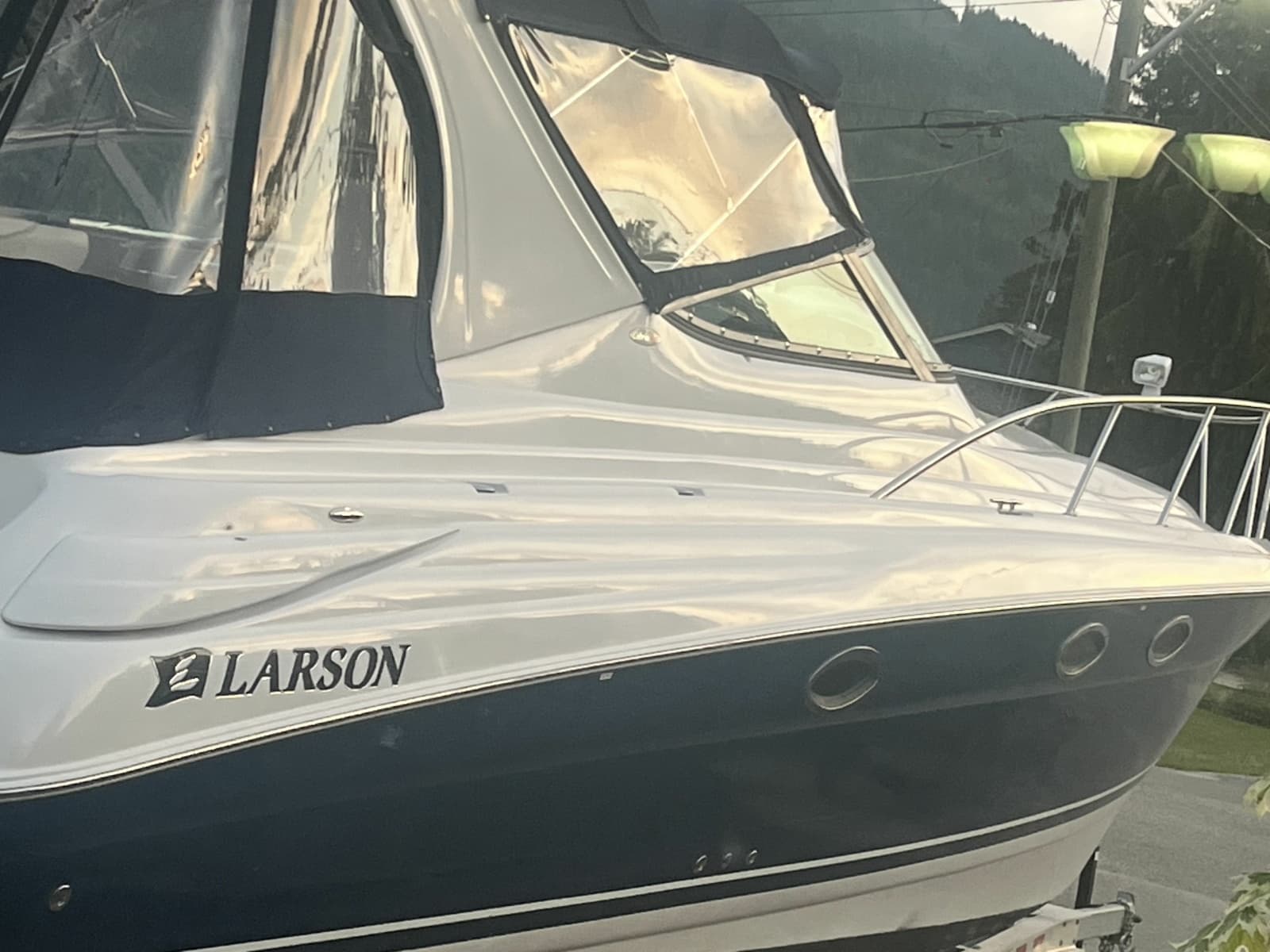2006 Larson Cabrio 370 - Photo 17