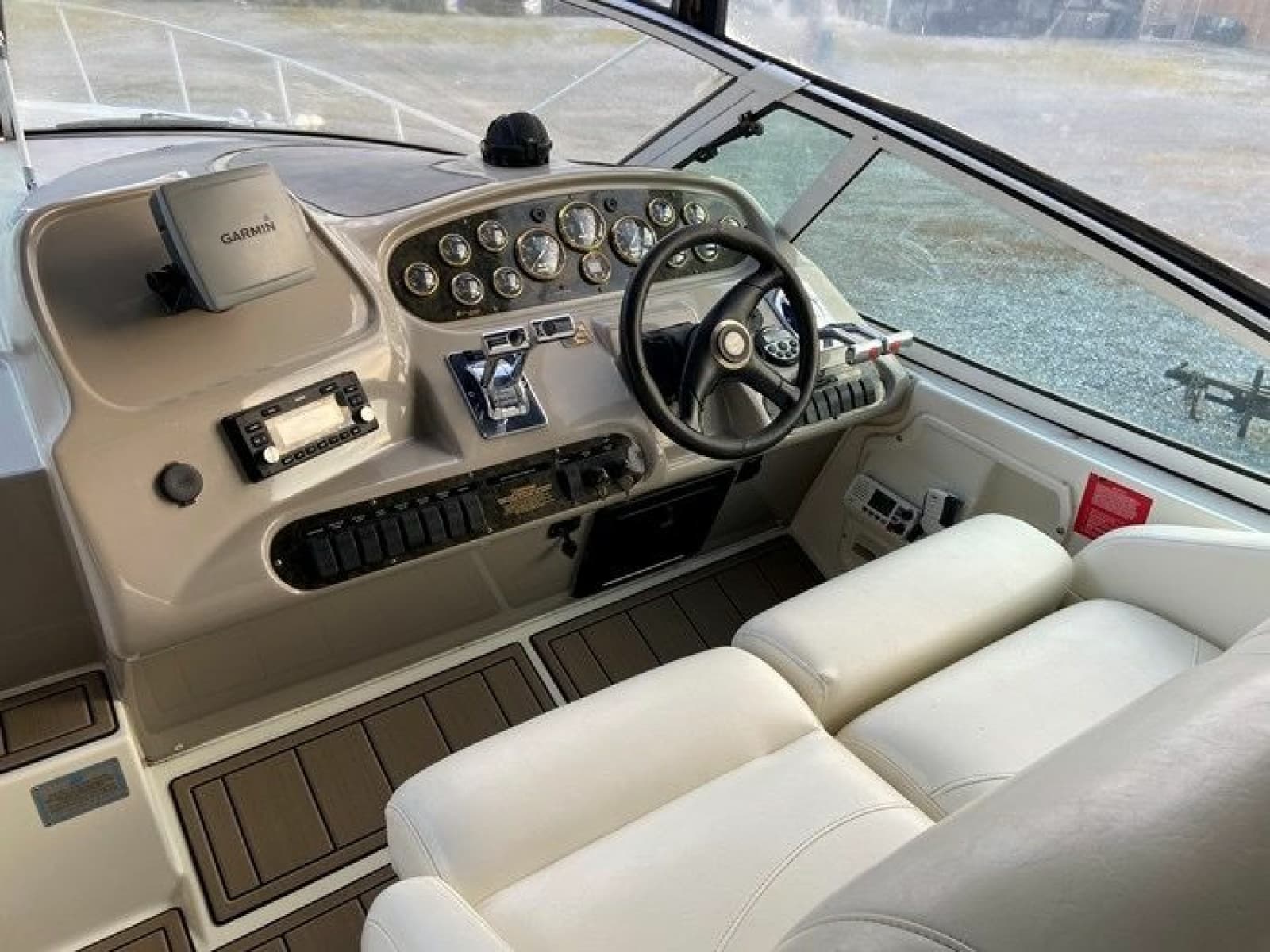 2002 Cruisers Yachts 3672 - Photo 24