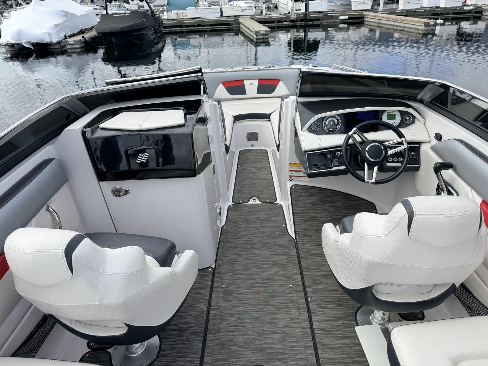 2018 Four Winns HD240 SURF RS - Photo 11