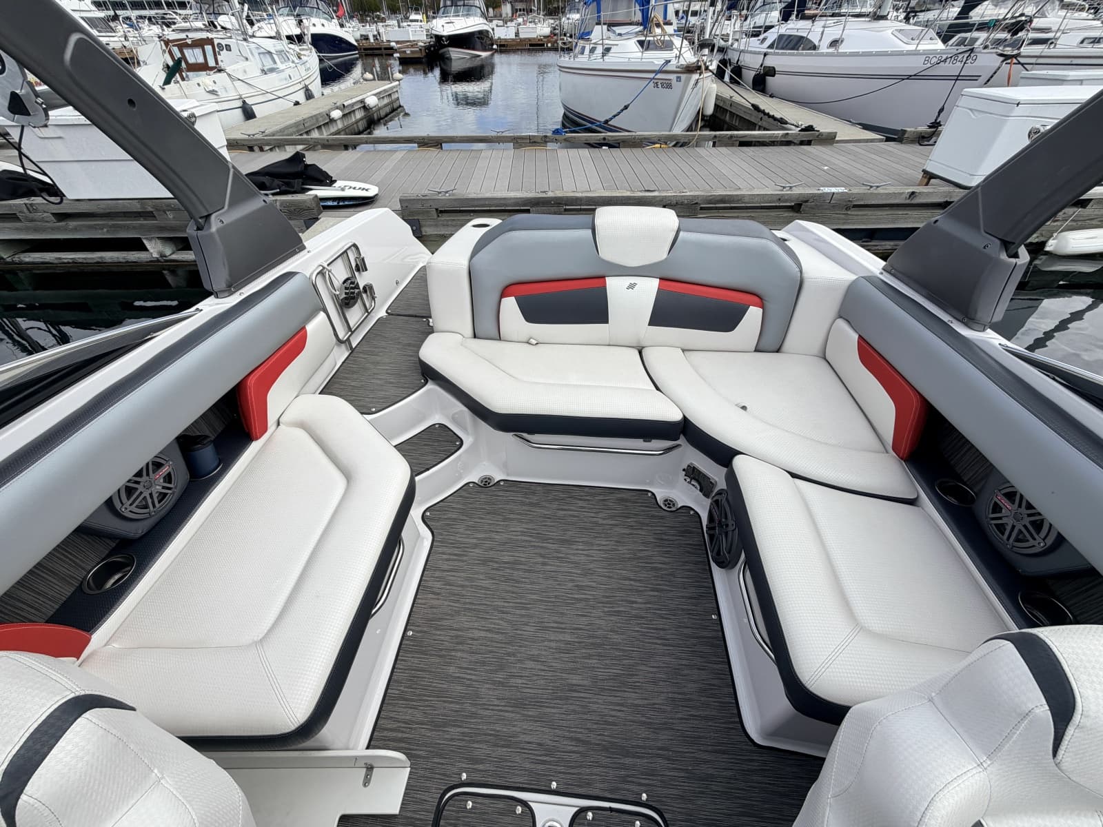 2018 Four Winns HD240 SURF RS - Photo 12