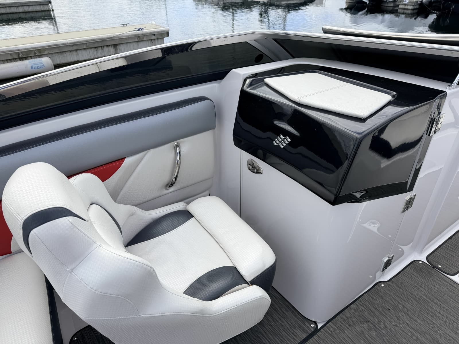 2018 Four Winns HD240 SURF RS - Photo 18