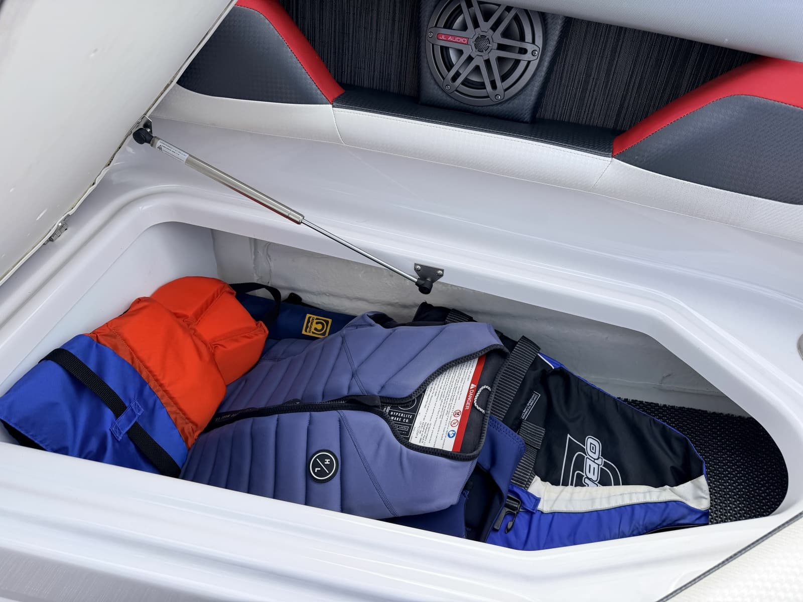 2018 Four Winns HD240 SURF RS - Photo 37