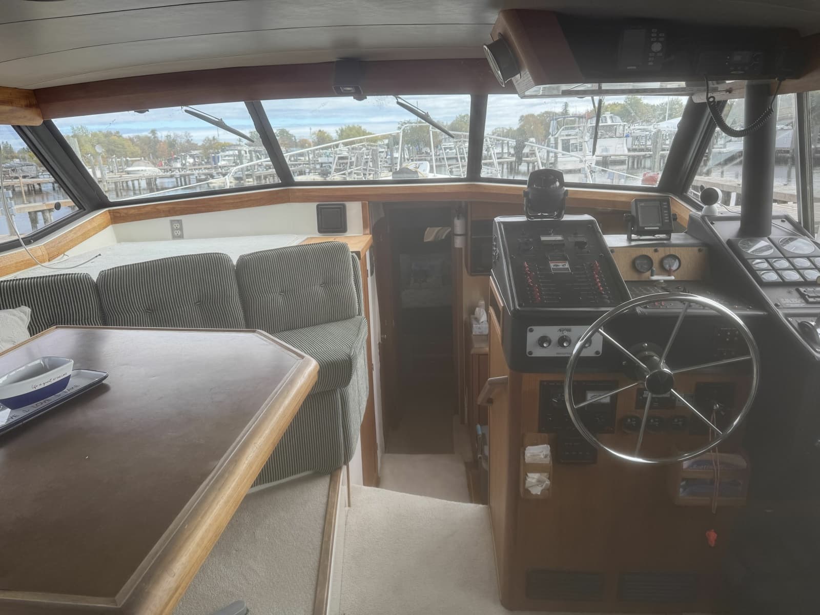 1990 Bayliner 3888 Motoryacht - Photo 15