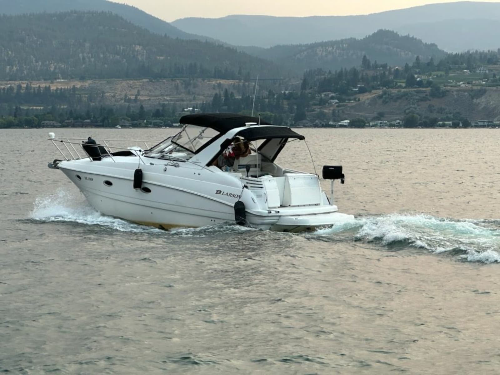 2000 Larson Cabrio 330 - Photo 3
