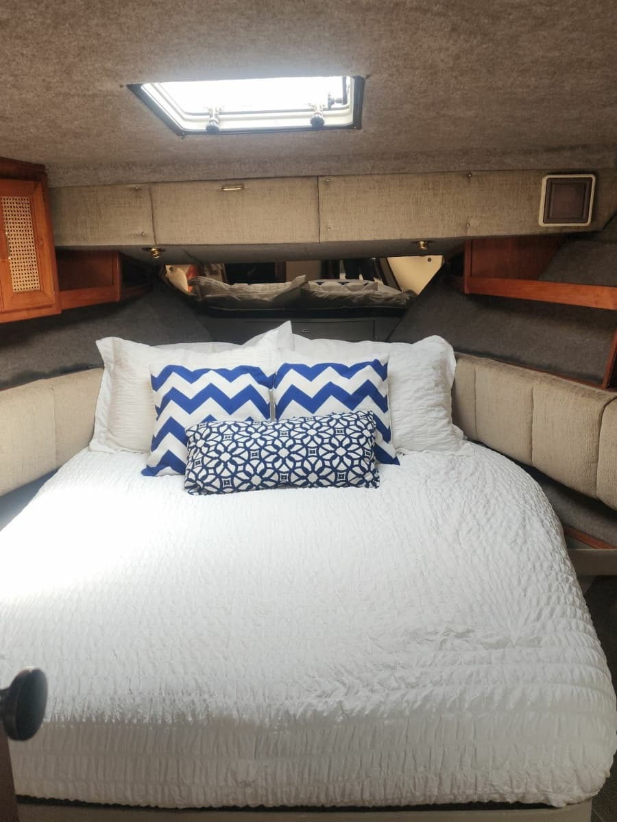 1985 Bayliner 3870 Motoryacht - Photo 54