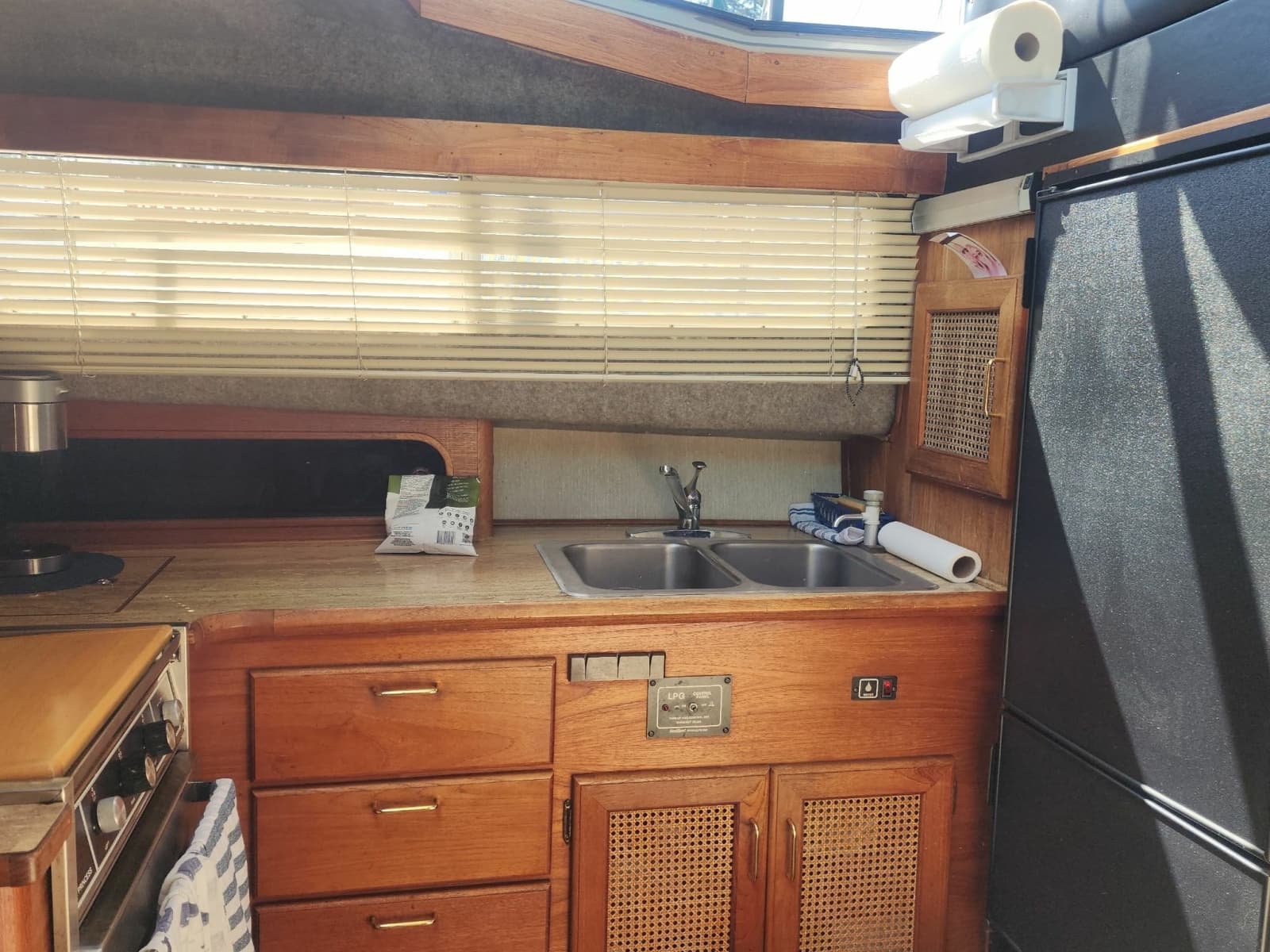1985 Bayliner 3870 Motoryacht - Photo 44