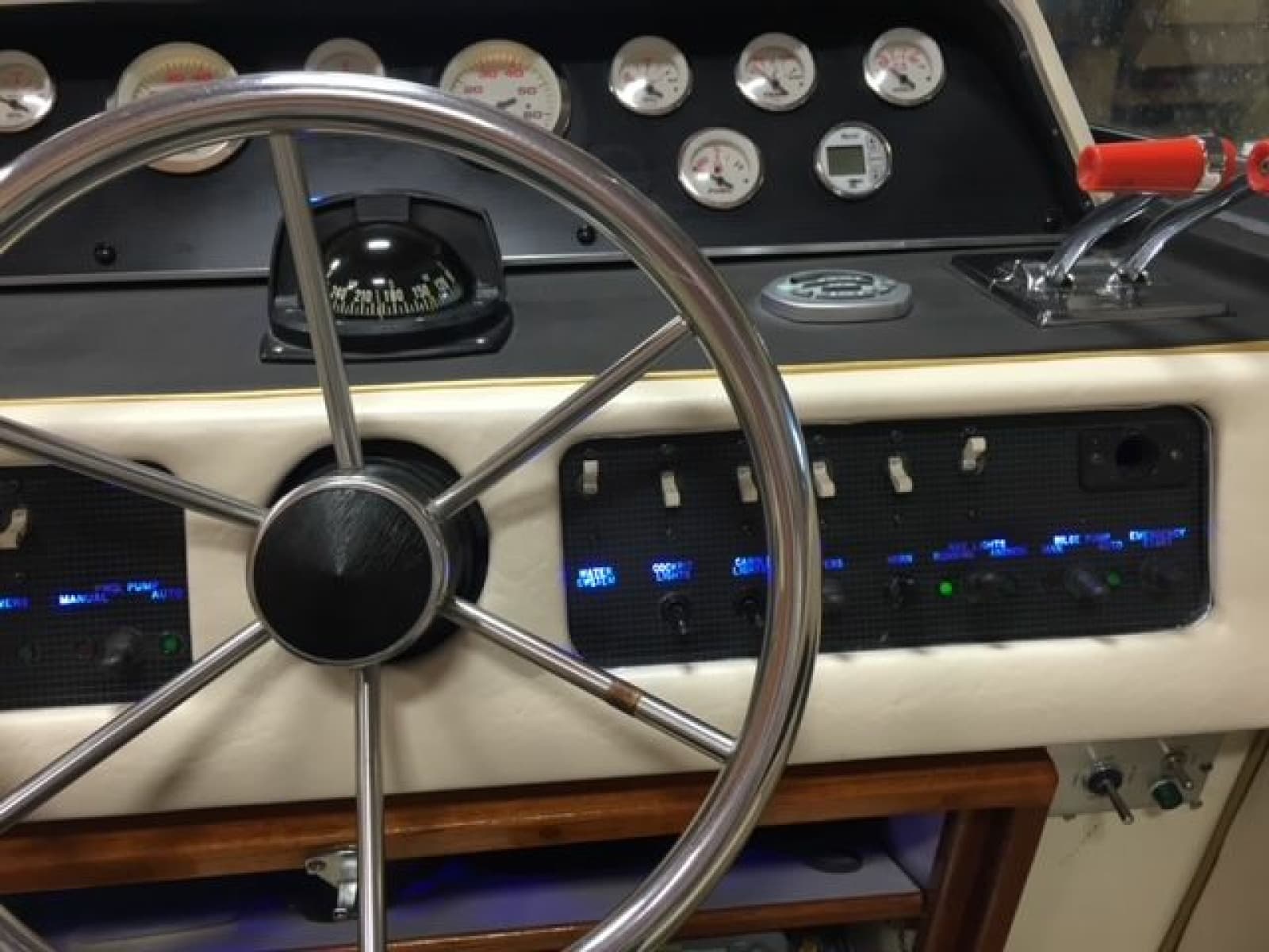 1986 Sea Ray 300 Weekender - Photo 25