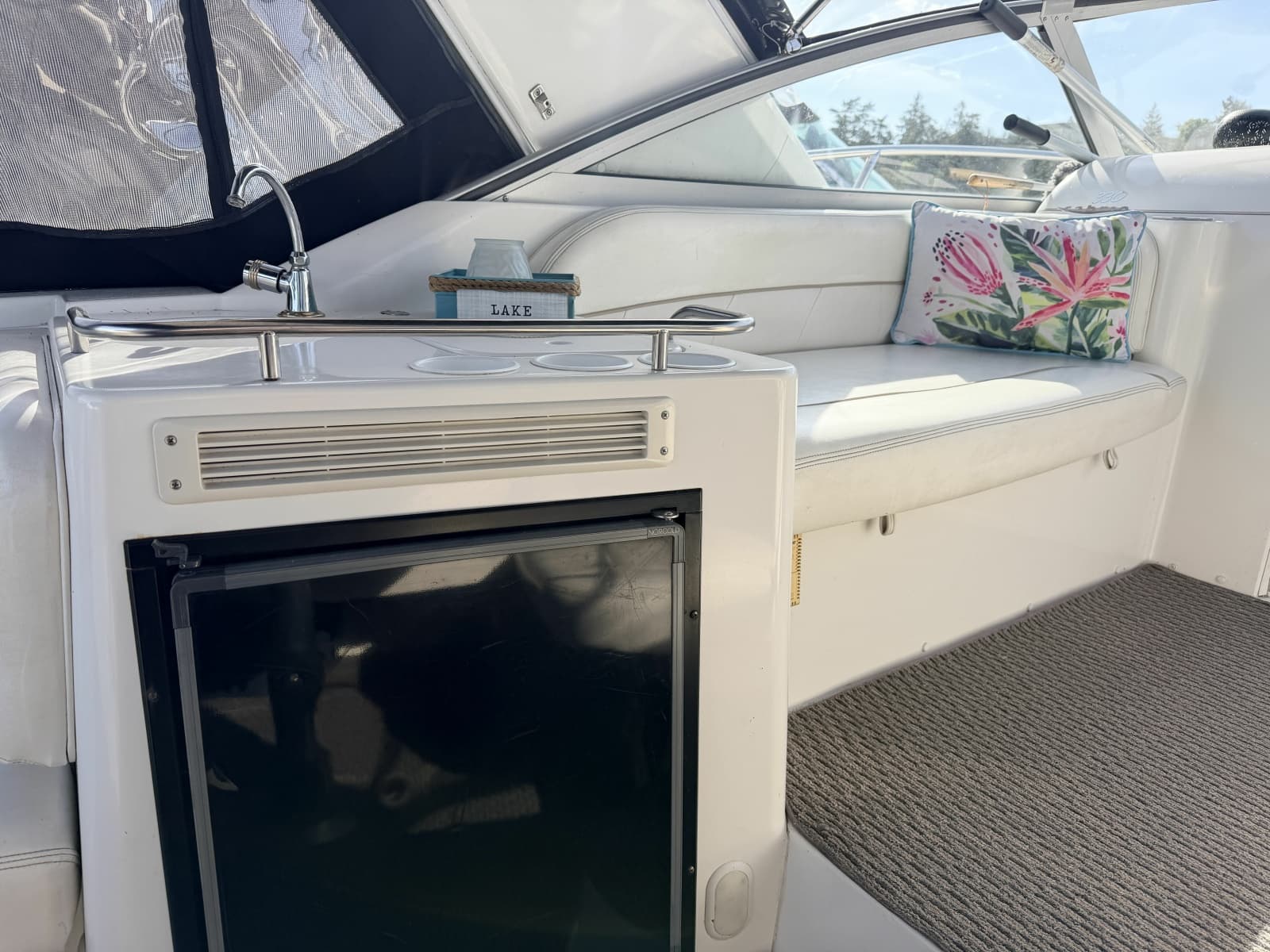 2000 Larson Cabrio 330 - Photo 13