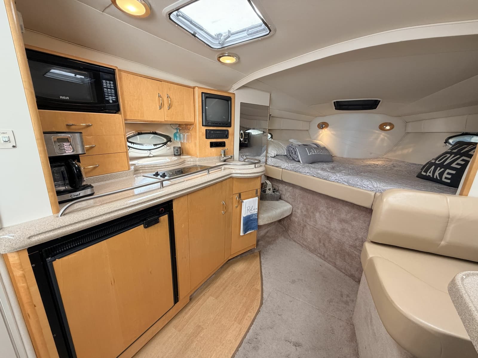 2000 Larson Cabrio 330 - Photo 26