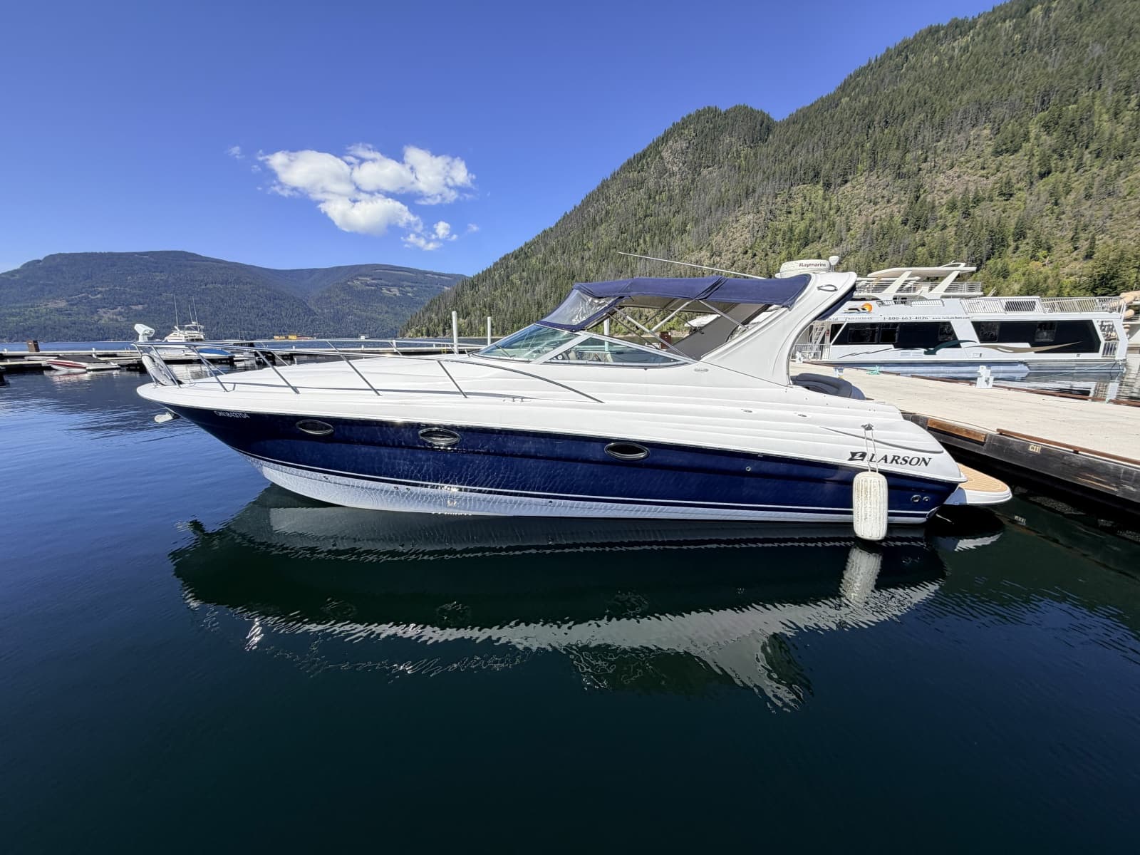 2006 Larson Cabrio 370 - Photo 2