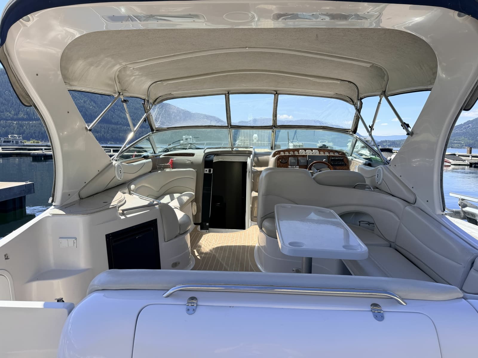 2006 Larson Cabrio 370 - Photo 18