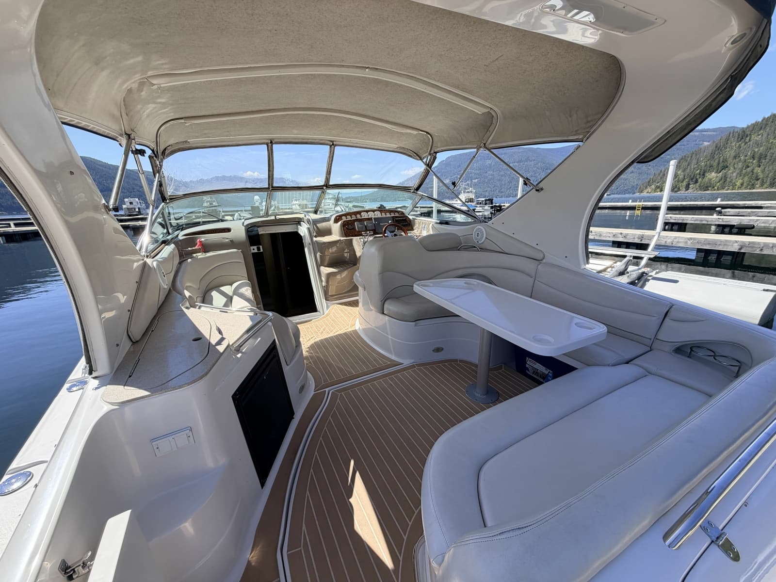 2006 Larson Cabrio 370 - Photo 22
