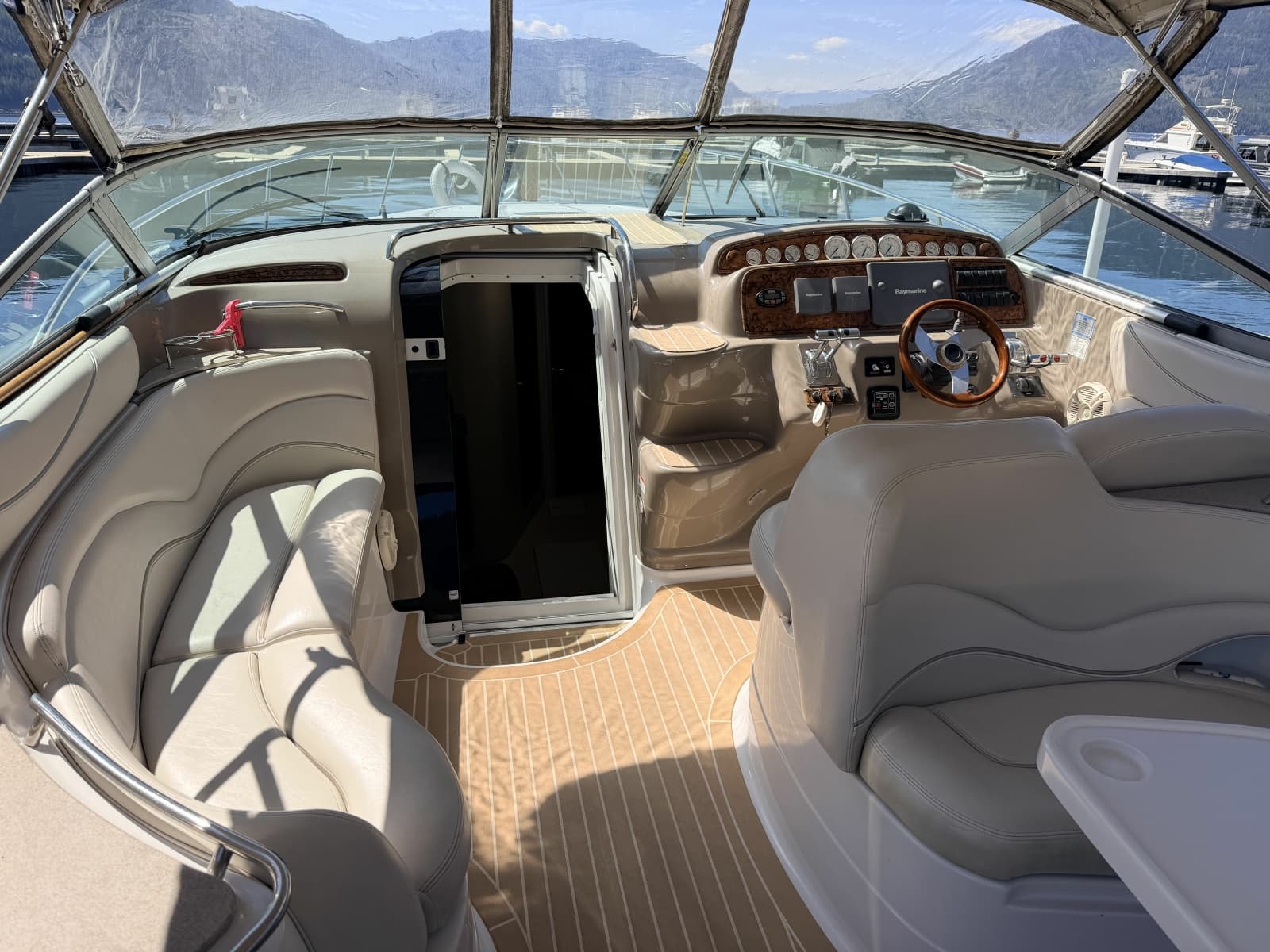 2006 Larson Cabrio 370 - Photo 28
