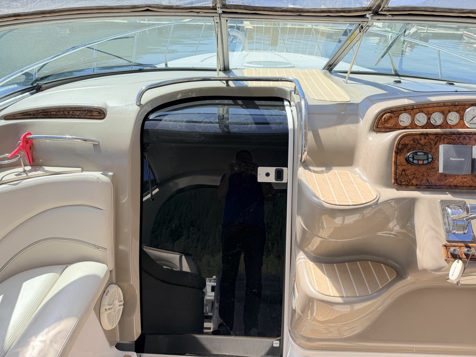 2006 Larson Cabrio 370 - Photo 30