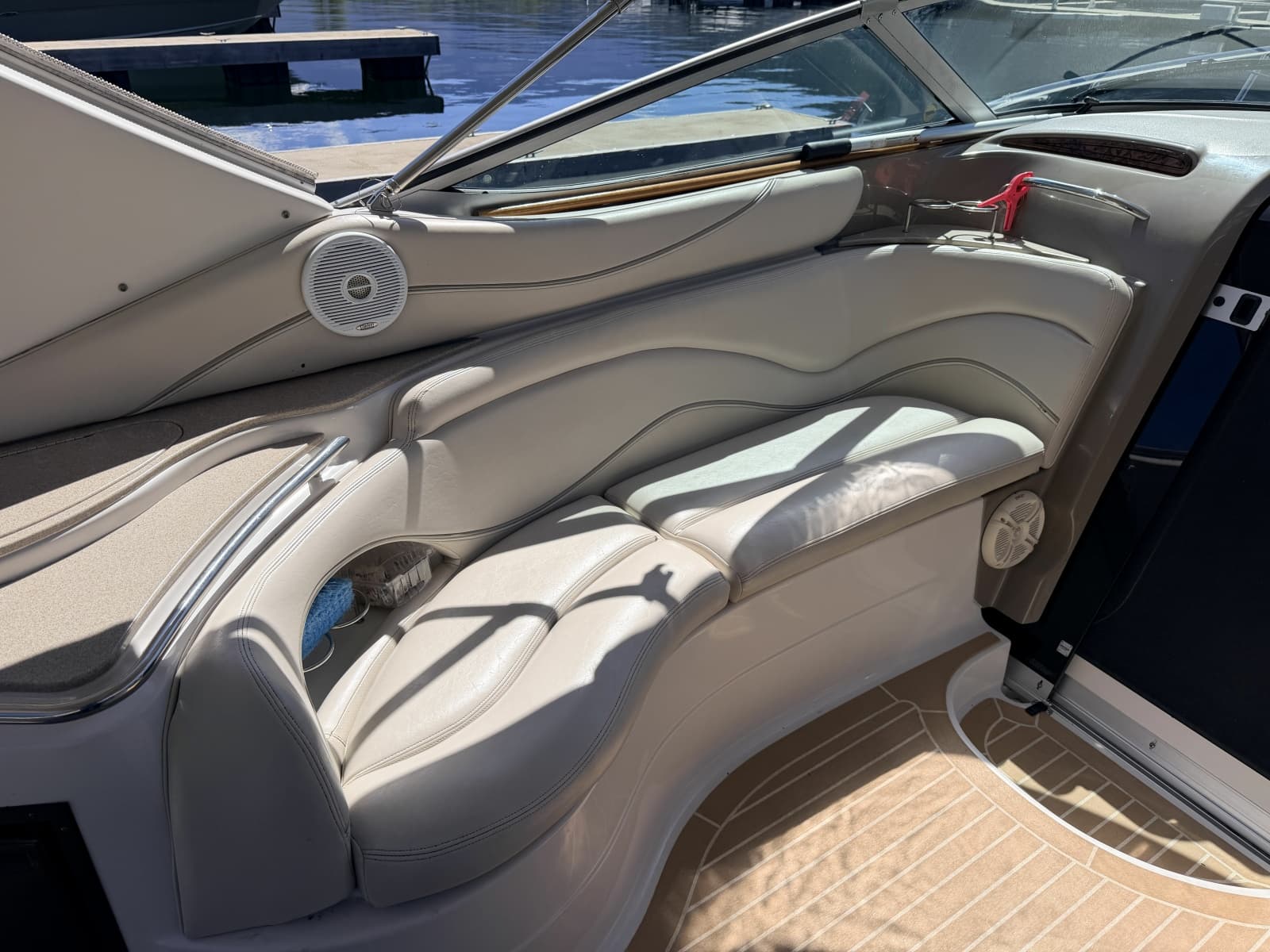 2006 Larson Cabrio 370 - Photo 33