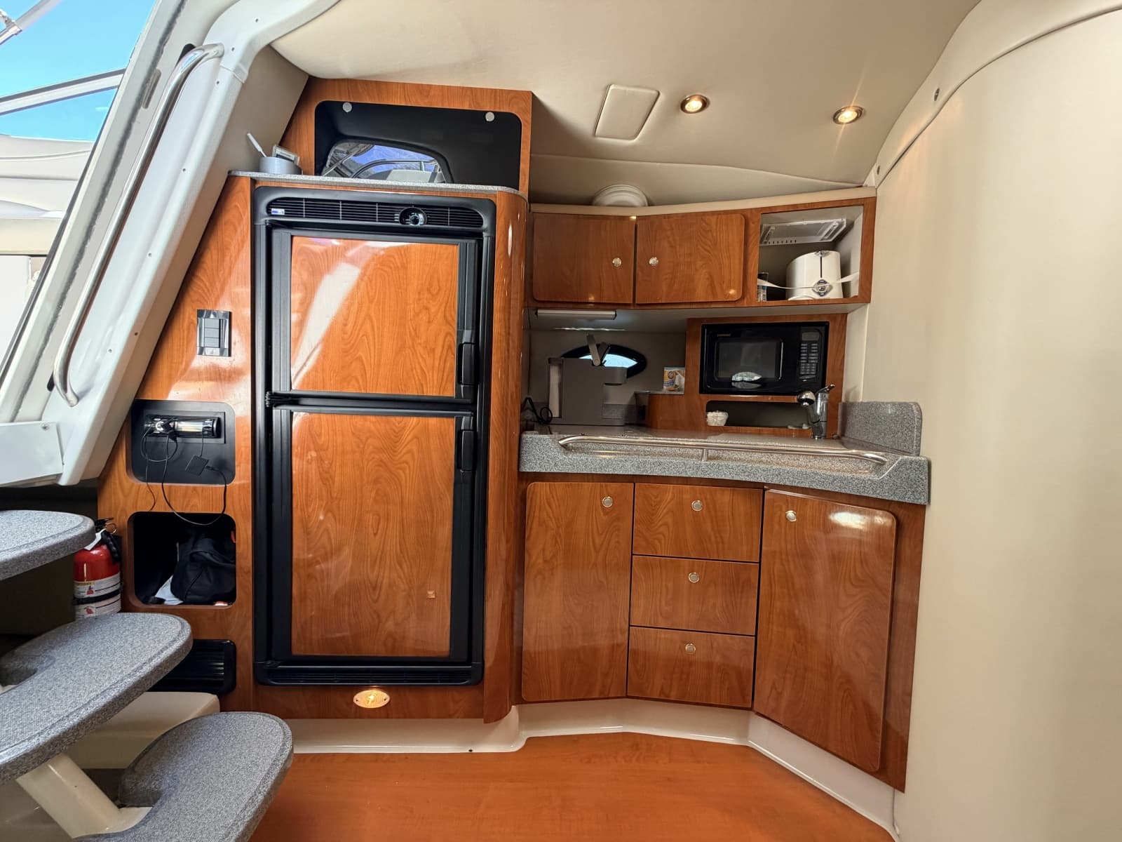 2006 Larson Cabrio 370 - Photo 43