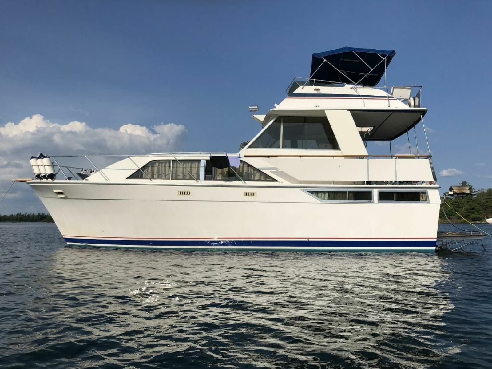 1977 Pacemaker FB Motor Yacht - Photo 2