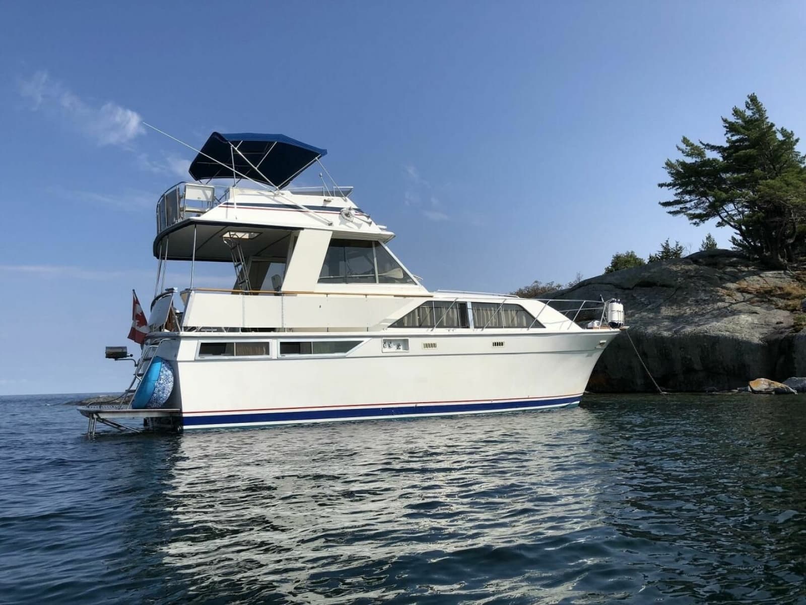 1977 Pacemaker FB Motor Yacht - Photo 3