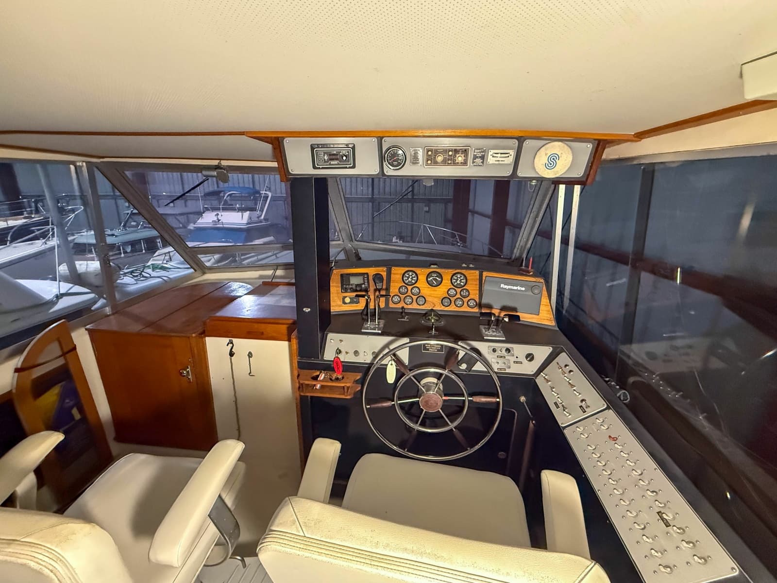 1977 Pacemaker FB Motor Yacht - Photo 8