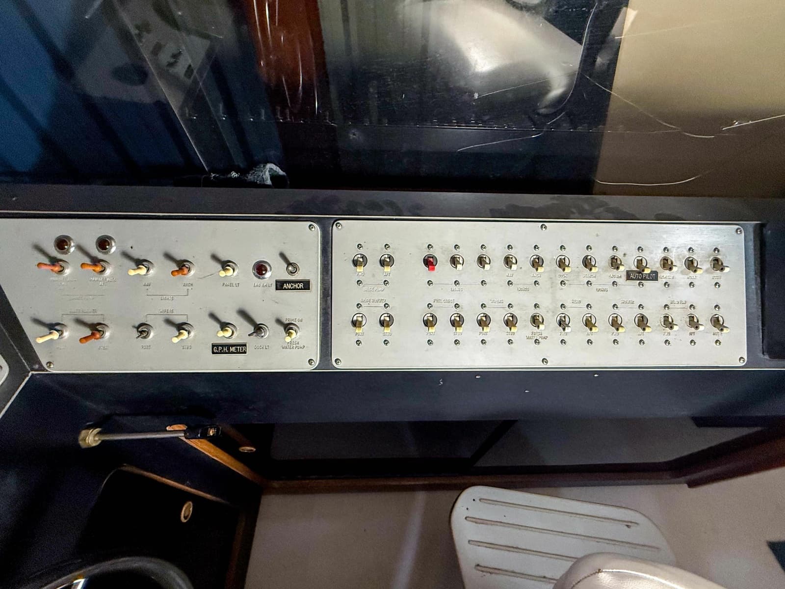 1977 Pacemaker FB Motor Yacht - Photo 12