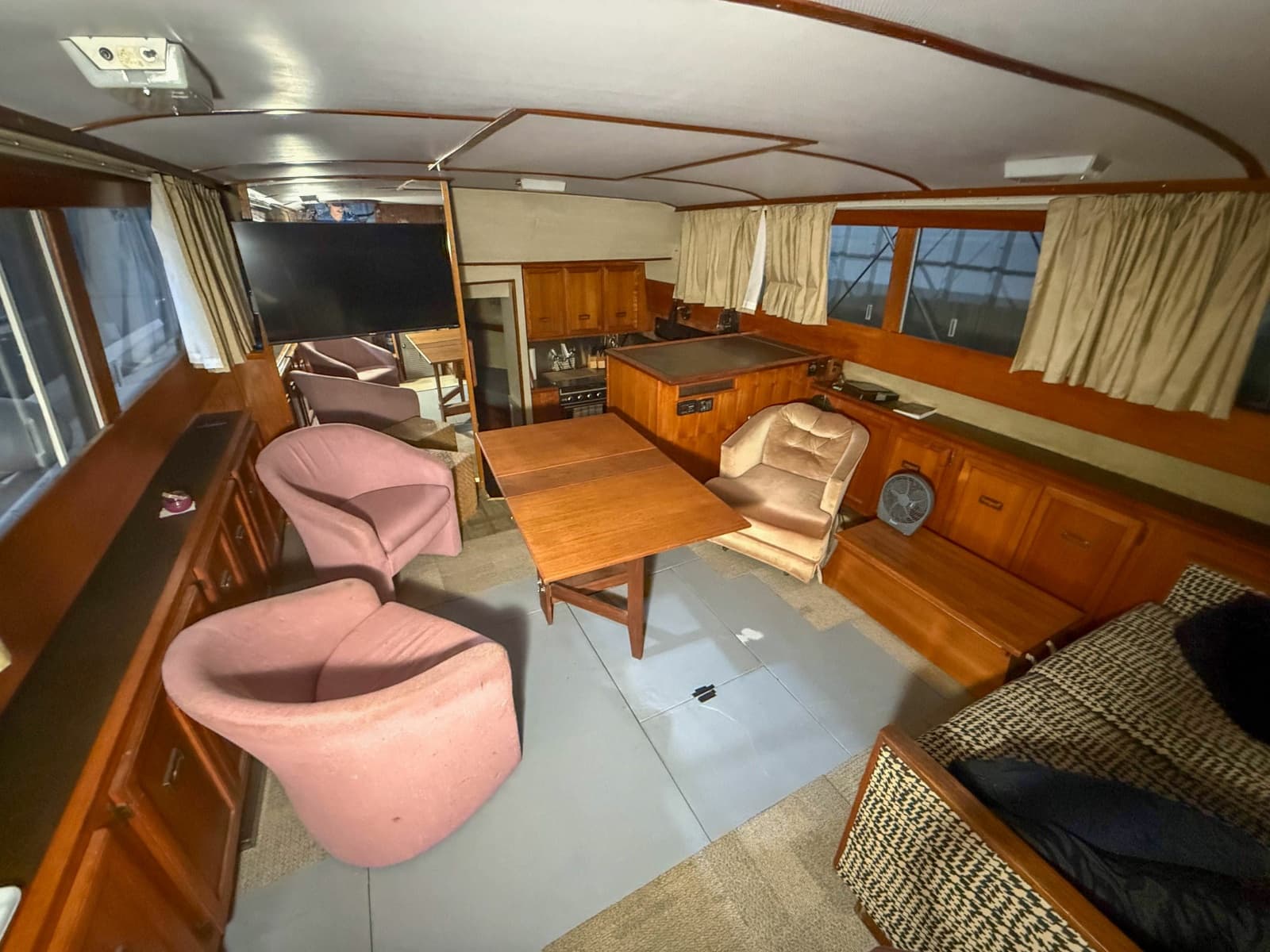 1977 Pacemaker FB Motor Yacht - Photo 24
