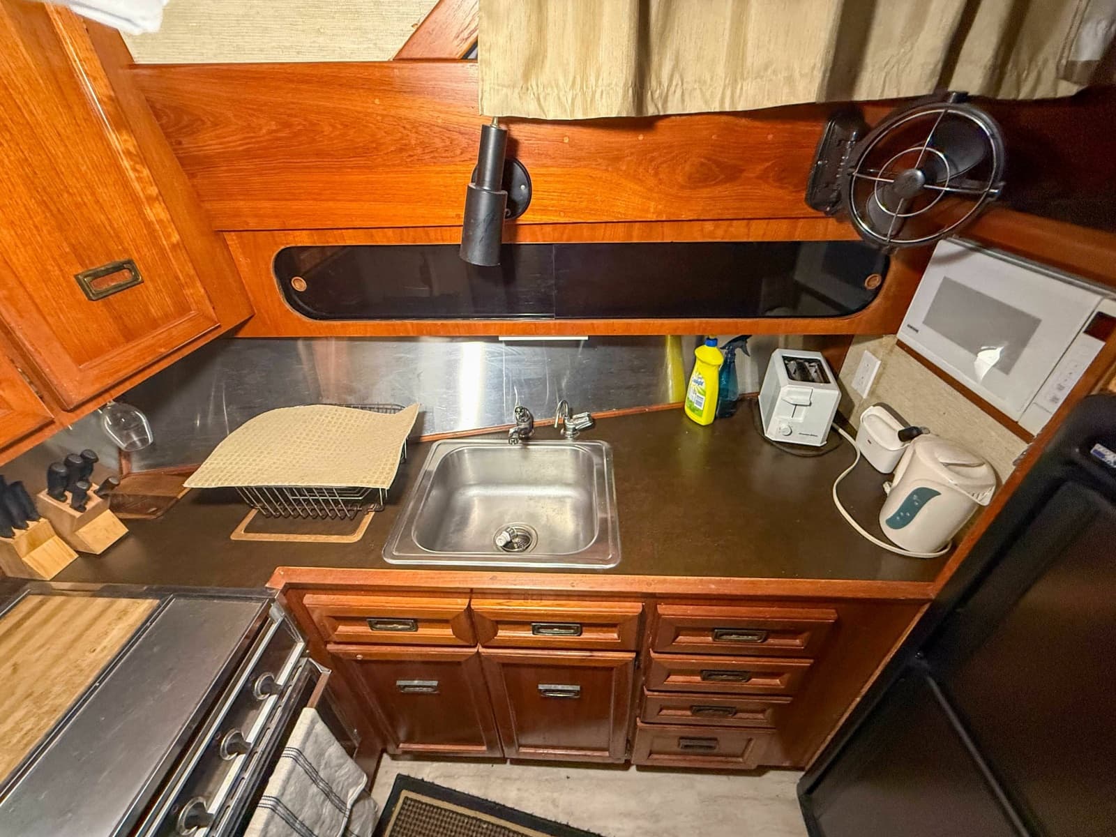 1977 Pacemaker FB Motor Yacht - Photo 30