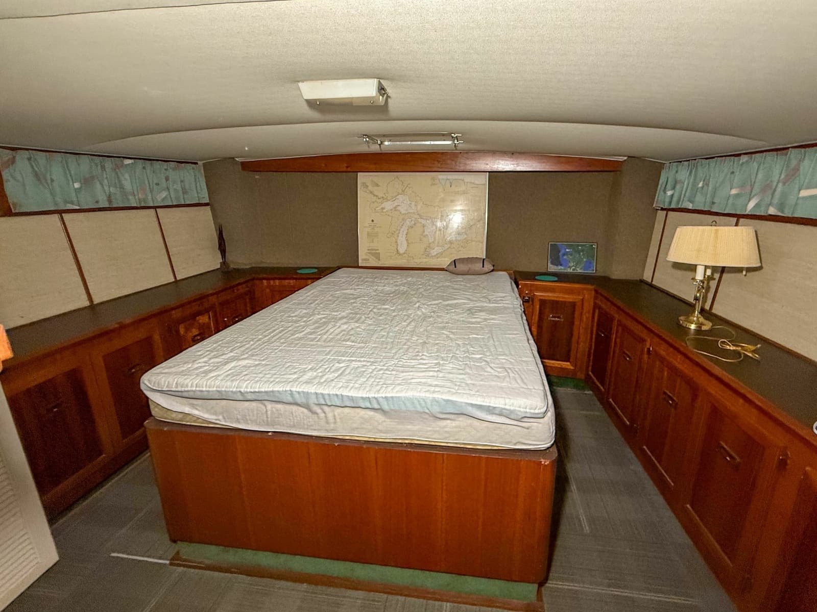 1977 Pacemaker FB Motor Yacht - Photo 35